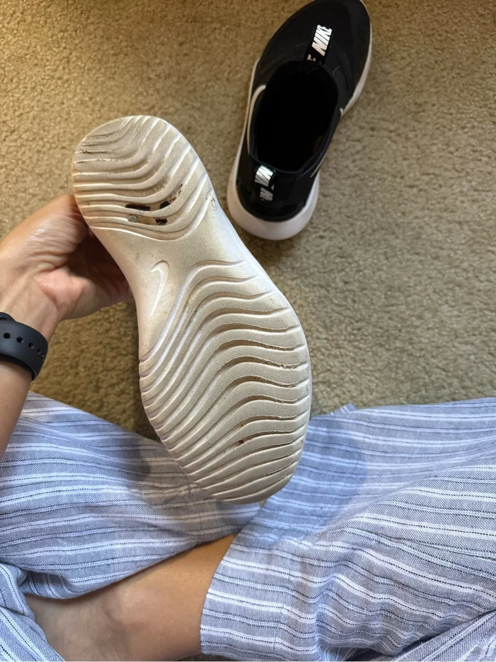 Nike Youth Slip-On Sneakers - Black & White